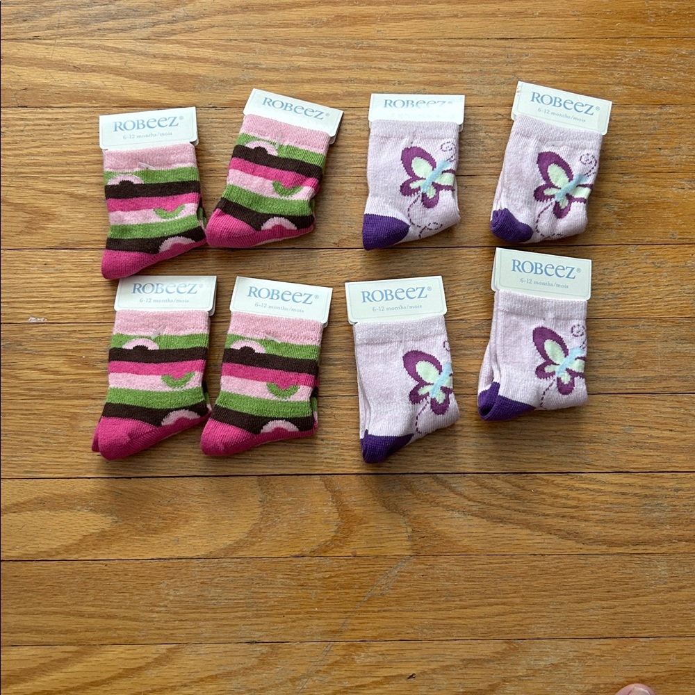 Robeez Pink and Purple Baby Socks Collection 0-6 months
